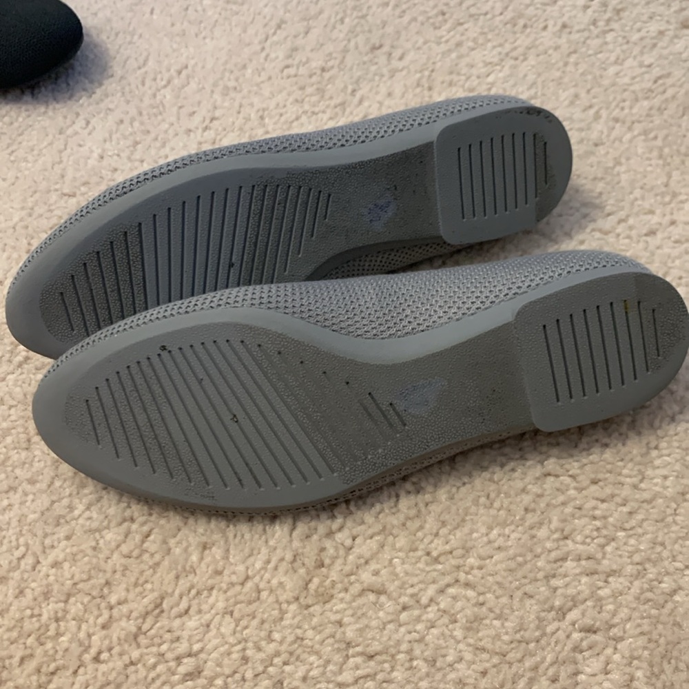 Grey allbirds flats, EUC, w7.5 - Picture 2 of 4